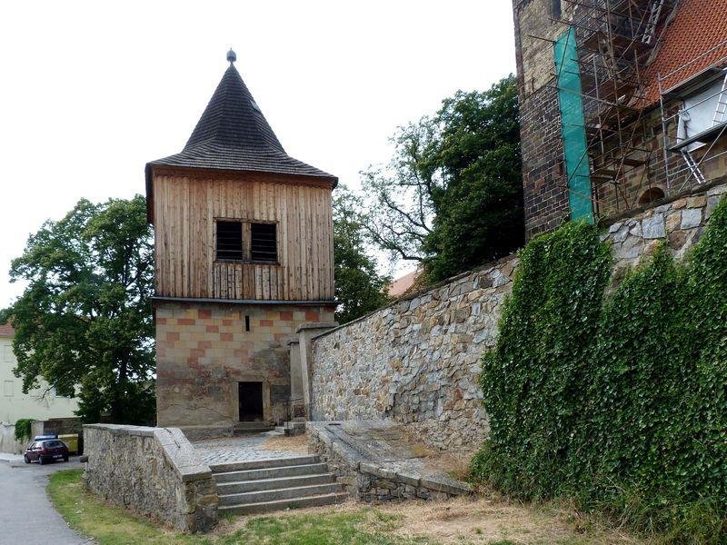 zvonice u kostela sv. Petra a Pavla