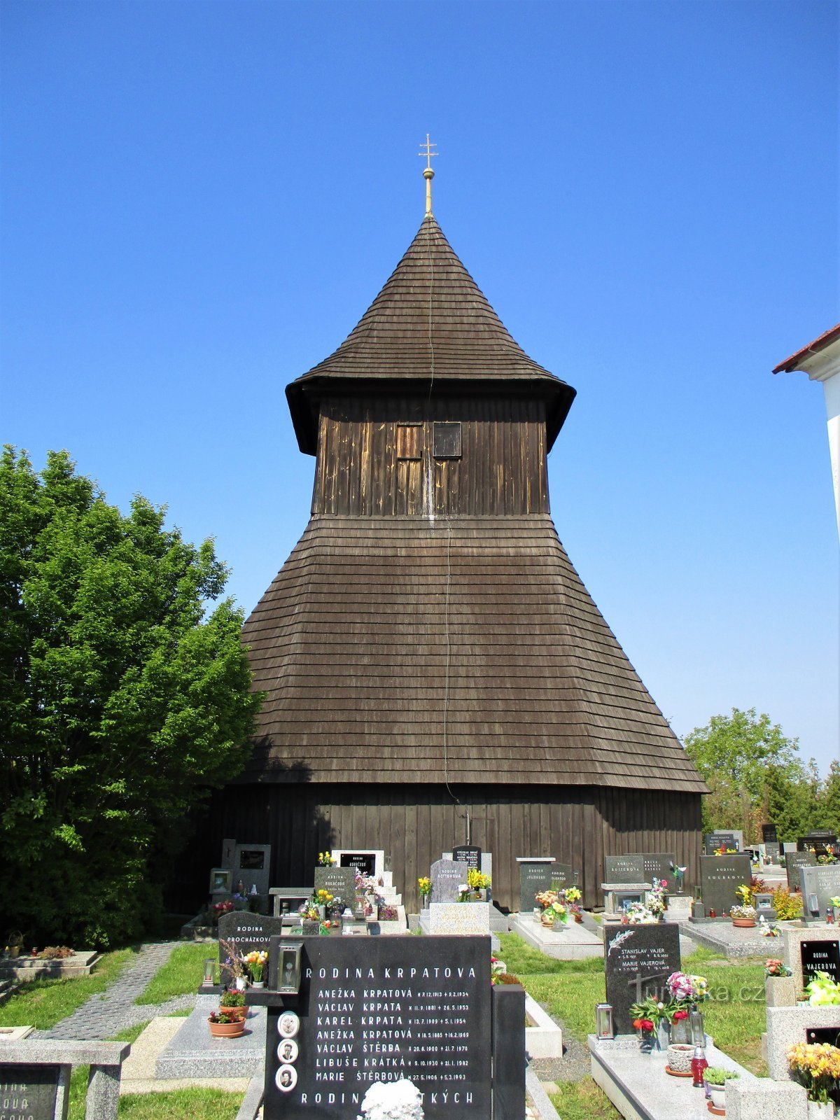 Clopotnița la biserica Sf. Wenceslas (Horní Ředice, 16.5.2020)