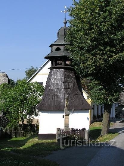 Campanario en Montaña Roja