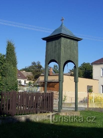 Klokkentoren: Klokkentoren in het dorp Uhlířov