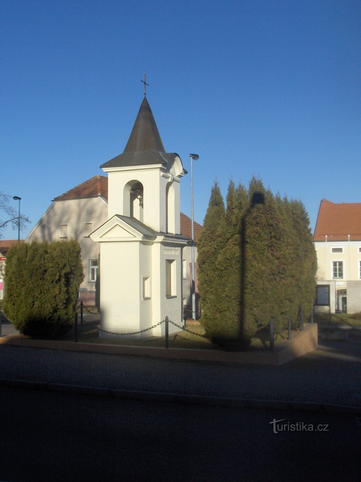 Torre sineira da Virgem Maria.