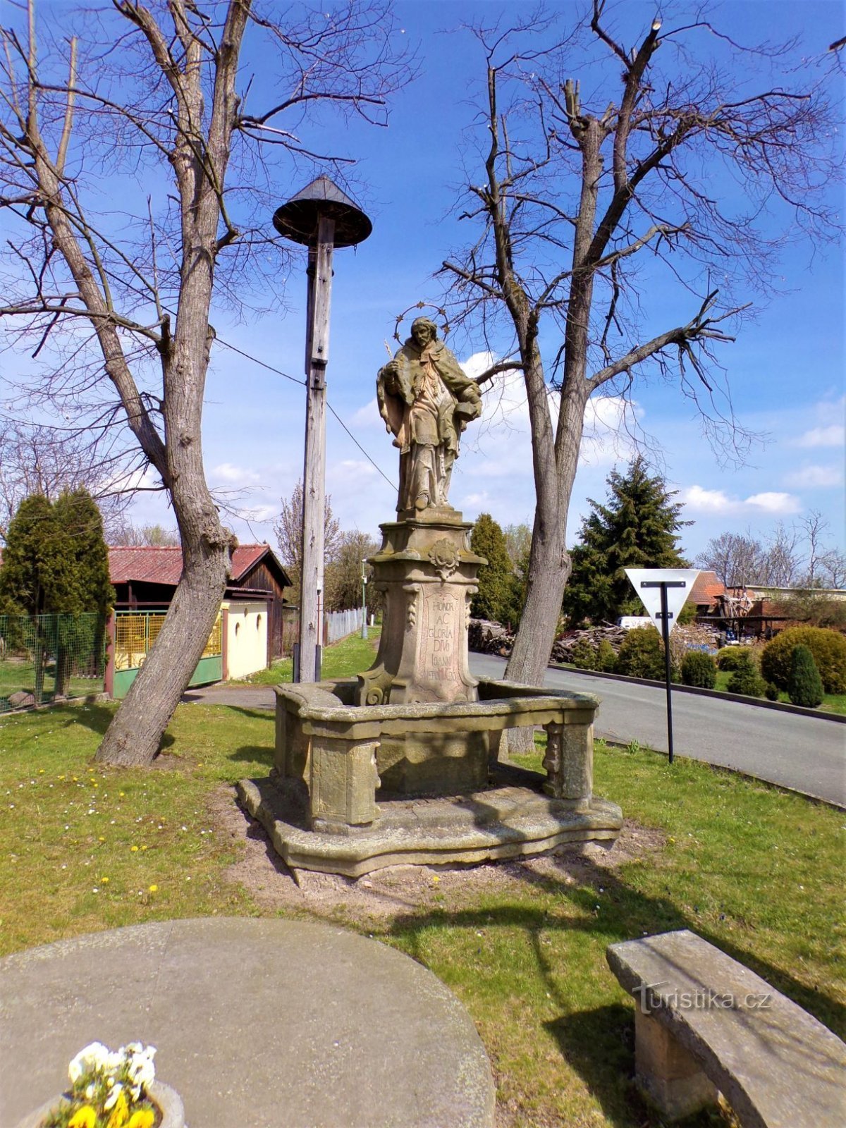 Zvonik s kipom sv. Jan Nepomucký (Šaplava, 30.4.2021.)